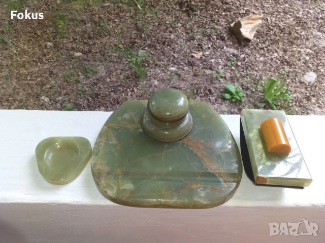 МАСТИЛНИЦА ЗЕЛЕН МРАМОР И КАТАЛИН, снимка 2 - Антикварни и старинни предмети - 53524097