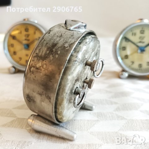 Часовник будилник МИР 3бр. работещи профилактирани, снимка 10 - Антикварни и старинни предмети - 43958770