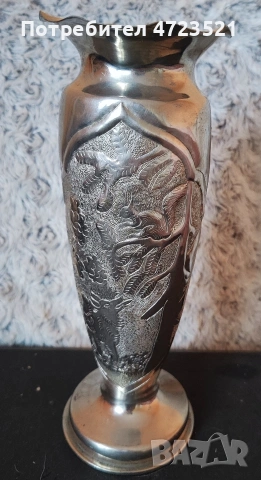 уникална калаена ваза, ръчно гравирана с прекрасни картини