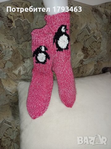 Ръчно плетени чорапи с картинка размер 37-38 размер 37,38⁹ пингвинче, снимка 1 - Дамски чорапи - 38593899