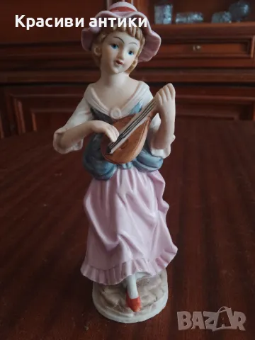 Порцеланова статуетка, старинна, бисквитен порцелан