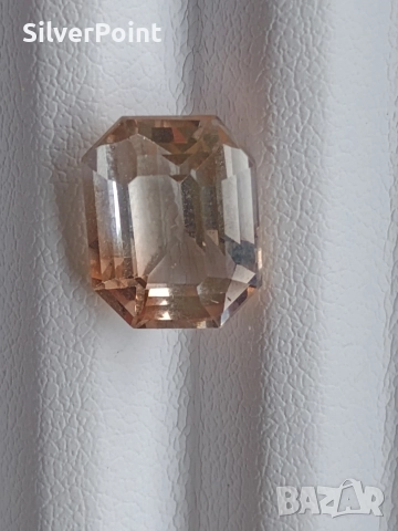 Топаз Праскова голям