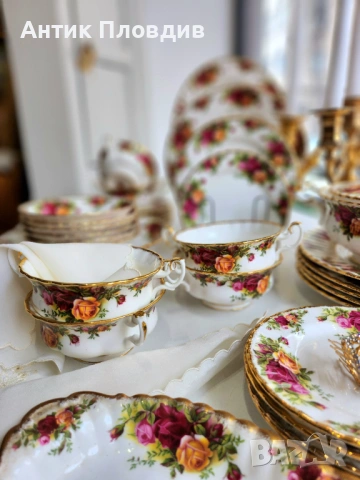 Сервиз за хранене 44 части Royal Albert Old Country Roses, снимка 4 - Сервизи - 53474239