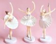 Голяма Балерина пластмасова фигурка за игра и украса на торта играчка топер , снимка 4