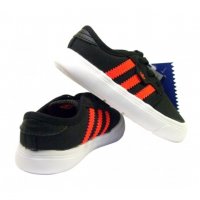 №22 и 26; Оригинални Детски кецове Adidas Originals Seeley I, Black/SolRed, снимка 6 - Детски маратонки - 27608315