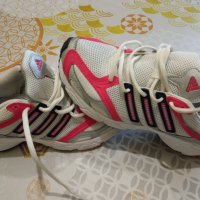 Дамски маратонки Adidas 39 1/3, снимка 1 - Маратонки - 43425239