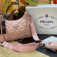 Дамска чанта Prada, снимка 1 - Чанти - 32625837