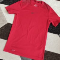 Nike червена тениска размер S, снимка 1 - Тениски - 36806201