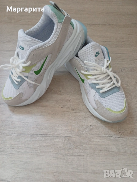 Дамски маратонки Nike, снимка 1