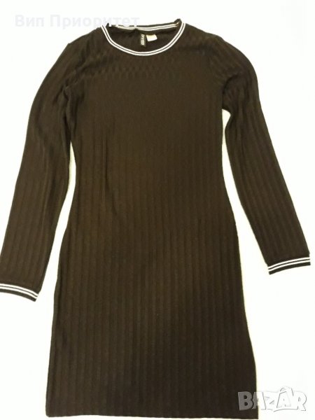 Рокля плетена Н & М черна с бяла гарнитура, по тялото, елегантна, удобна, дължина над коляното , снимка 1