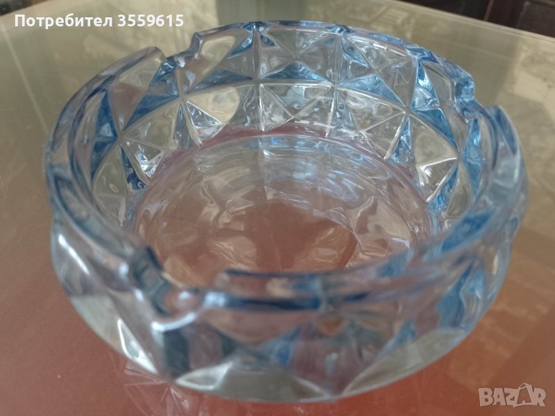 кристален пепеник ( синъо стъкло ) от Абу Даби, снимка 1