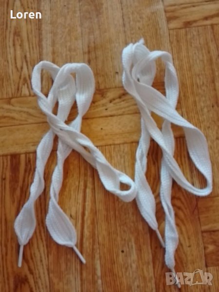 Подарявам!Бели връзки по широки за кецки или маратонки, снимка 1