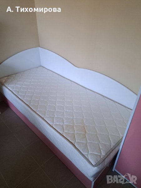 Легло с матрак 90/200 +2 гардероба 160/60см и 150/40см бял-розов гланцц, снимка 1