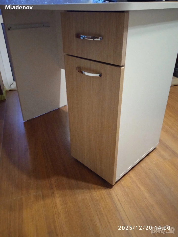 Запазени здрави ученически бюра 2бр., снимка 1