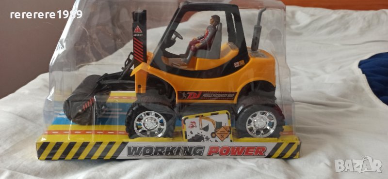 Багер нов, снимка 1