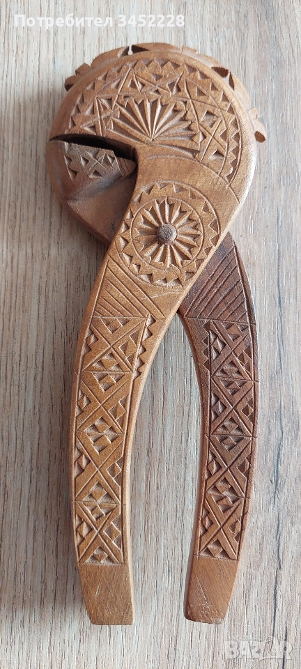 лешникотрошачка дърворезба отлична за ценители , снимка 1