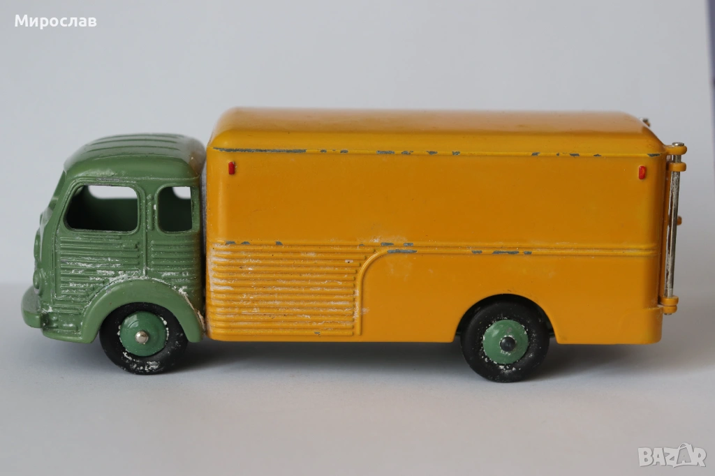 DINKY TOYS SIMCA CARGO КАМИОН МОДЕЛ КОЛИЧКА, снимка 1