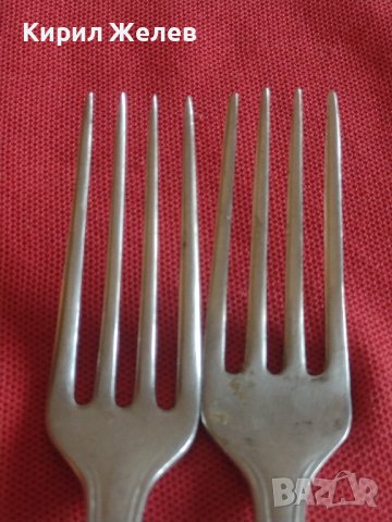 Две стари вилици с маркировка П.Денев за КОЛЕКЦИЯ ДЕКОРАЦИЯ БИТОВ КЪТ 42153, снимка 3 - Други ценни предмети - 43844871