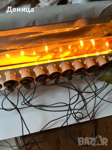 Коледна гирлянда със свещи-10 броя Изправна, запазена кутия, но скъсана Големина на всяка свещ с щип