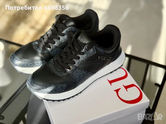 Сникърси Guess