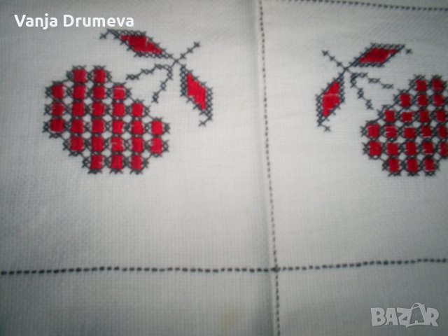 ръчно бродирано каре, снимка 3 - Декорация за дома - 37336642