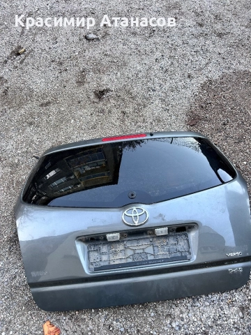 Заден капак задно стъкло  за Тойота корола версо. 2004-2008г