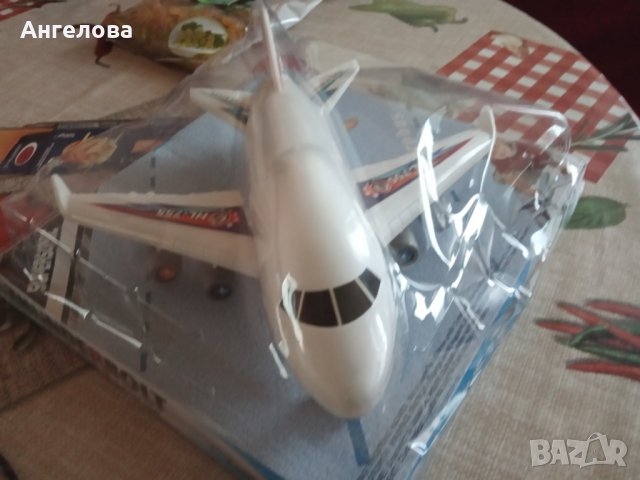 Самолет, снимка 3 - Влакчета, самолети, хеликоптери - 39039097