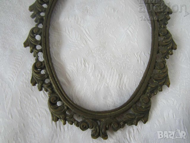 Рамки: стара метална рамка с орнаменти, бронз, статуетка с кобилица, други рамки, гоблен с дървена, снимка 5 - Антикварни и старинни предмети - 28885957