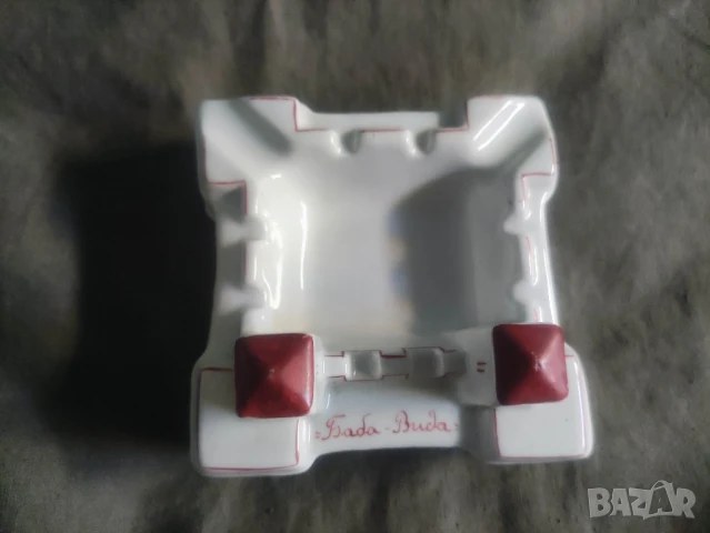 Продавам Продавам порцеланов пепелник Баба Вида и порцеланов фигурка паун, снимка 7 - Фигурки - 50744744