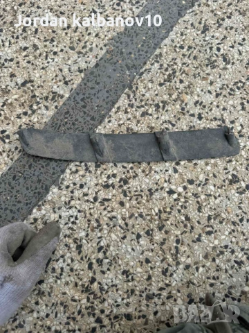 Лява долна основа решетка на Ауди Audi A3 само за 5Eur. 8l0807152, снимка 2 - Части - 53308347