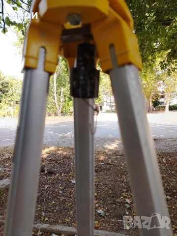 Лек трипод,тринога,триножник,статив от алуминий, снимка 13 - Други инструменти - 51544391