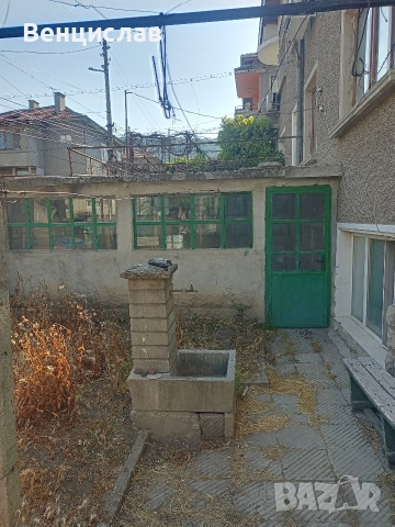 продавам етаж от тухлена къща с гараж до басейна, снимка 2 - Етаж от къща - 52682936