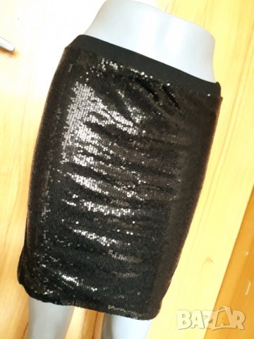 Черна къса елатична пола с пайети С, снимка 2 - Поли - 32858748