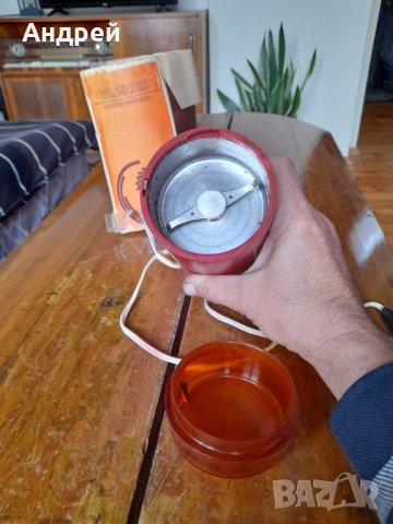 Стара електрическа кафемелачка Спутник, снимка 4 - Антикварни и старинни предмети - 43076702