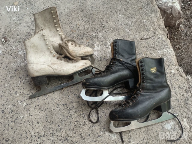 Ретро кънки 2 чифта 