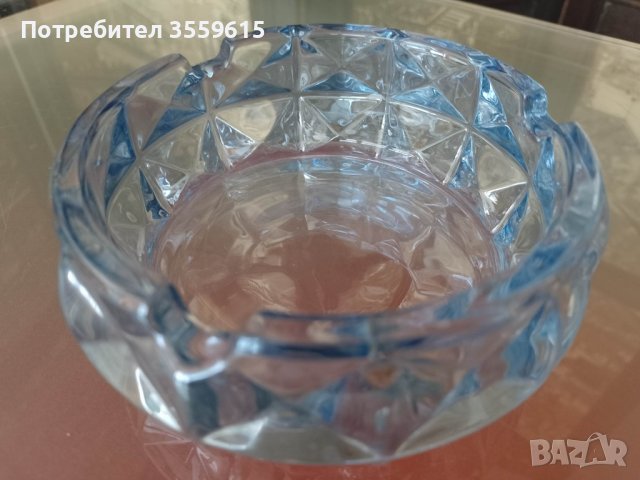 кристален пепеник ( синъо стъкло ) от Абу Даби, снимка 1