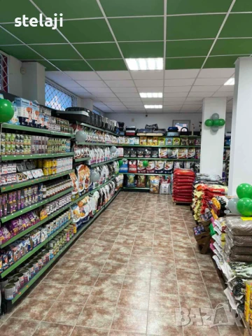 Метални стелажи за зоомагазин - търговско оборудване НОВО НАЛИЧНО