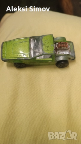 Продават се метални стари играчки