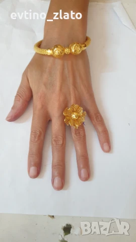 Златни твърди гривни 14К, снимка 4 - Гривни - 51406009