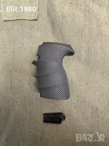 продавам спортна ръкохватка за пистолет ТТ, снимка 2 - Бойно оръжие - 52667933
