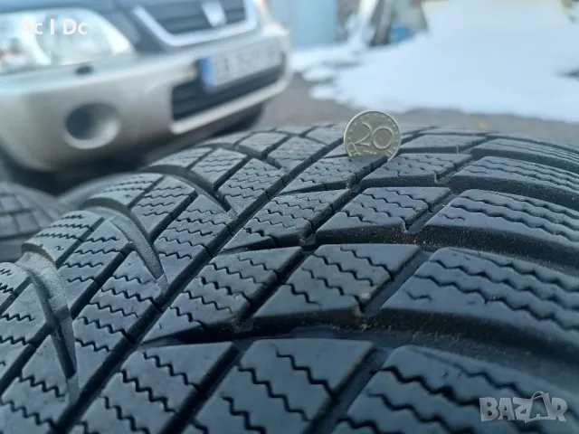 Зимни гуми Bridgestone 215/55/17, снимка 4 - Гуми и джанти - 48720091