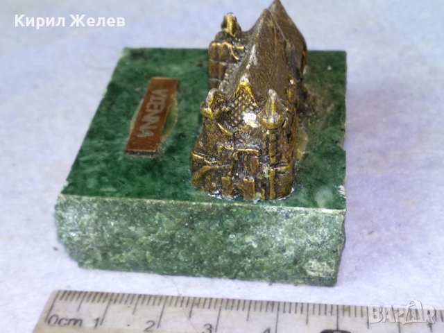 VIENNA СРЕДНОВЕКОВЕН ЗАМЪК Стар РЯДЪК МЕТАЛЕН СУВЕНИР ПОСТАМЕНТ от ЗЕЛЕН МРАМОР Виена АВСТРИЯ 41269, снимка 5 - Декорация за дома - 43952517