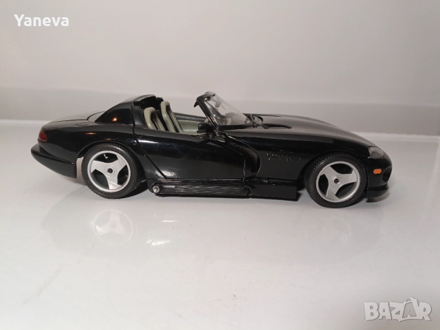 Dodge Viper RT/10 ,  мащаб 1:18 , Burago . , снимка 3 - Коли, камиони, мотори, писти - 52325151