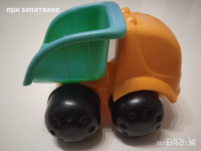 Стара играчка лодка с пингвини и старо камионче, снимка 3 - Колекции - 48086379