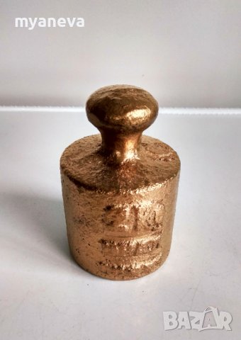 Стара тежест , теглилка за кантар в златист цвят , снимка 1 - Антикварни и старинни предмети - 43750559
