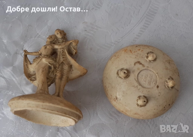 Няколко от Италия: сърце Ромео и Жулиета балкон Верона, серенада 2 фигури фигура кутия кутийка ретро, снимка 15 - Статуетки - 36611894