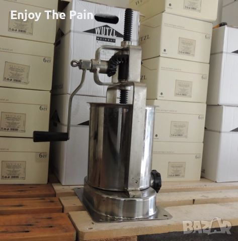 Уред за пълнене на наденици, пълначка