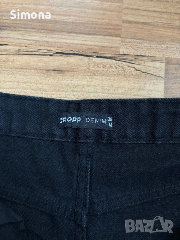 Черни къси дънкови паталонки, Cropp, снимка 2 - Къси панталони и бермуди - 53448415