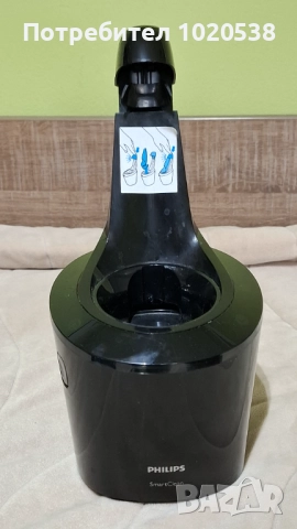 Продавам Електрическа самобръсначка PhilipsS6000 с почистващо устройство, снимка 4 - Електрически самобръсначки - 52108296