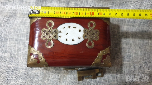 Красива бижутиера от екзотична дървесина и богат бронзов обков, снимка 8 - Антикварни и старинни предмети - 52423760
